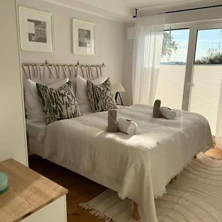 Prázdninový dům Elegantes Seeidylle Mit Blick Auf